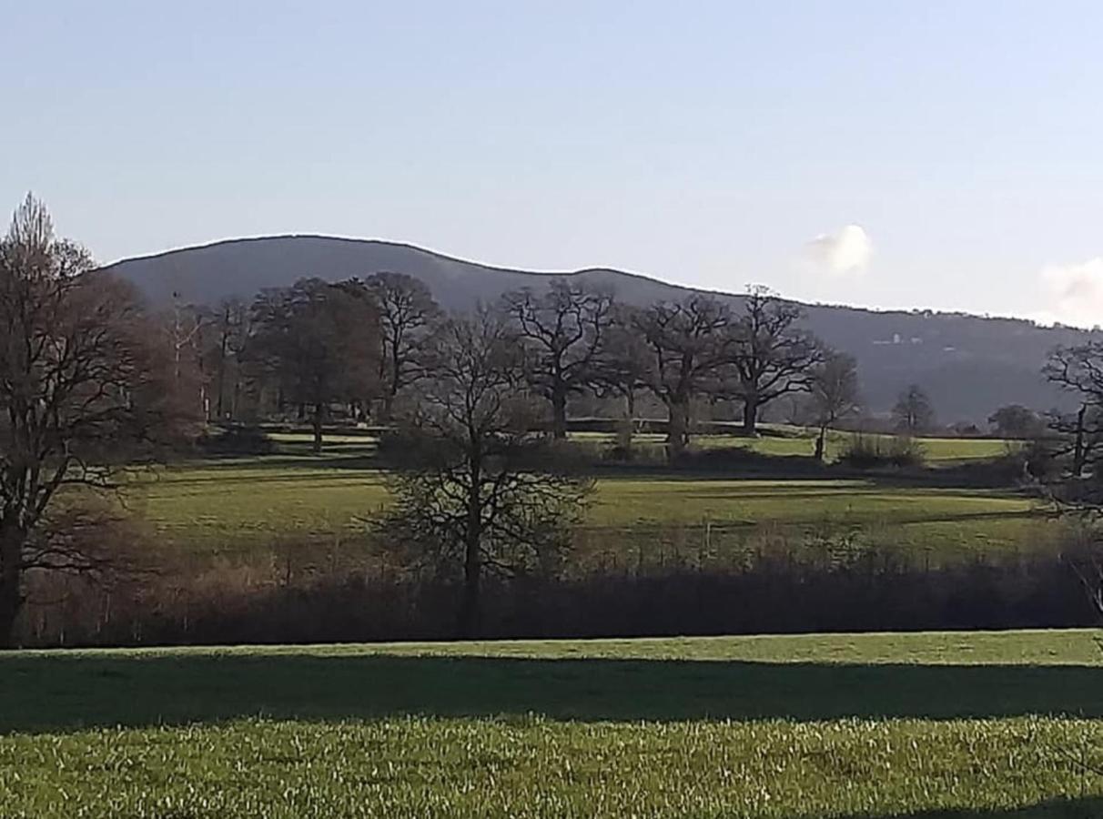 Glamping Badgers Burrow Colwall
